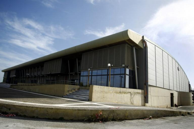 Εικόνες καταστροφής στο κλειστό της Παιανίας!